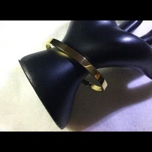 B.Tiff bangle bracelet